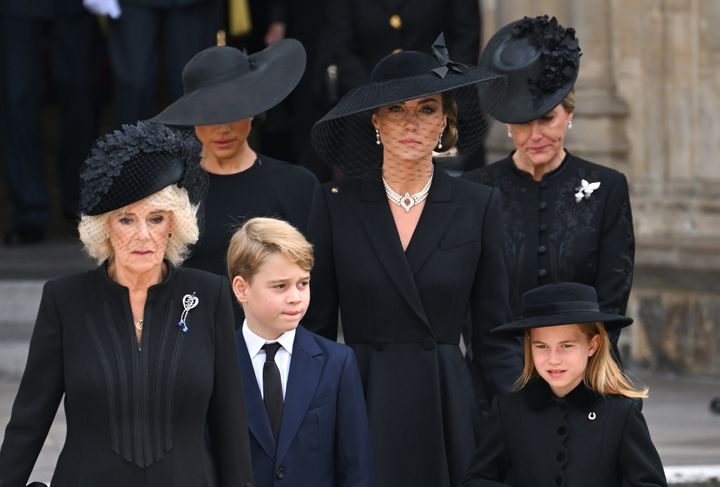 Μέγκαν, Καμίλα, Κέιτ, Τζωρτζ και Σάρλοτ, στη κηδεία της Βασίλισσα Ελισάβετ, Δευτέρα 19 Σεπτεμβρίου.