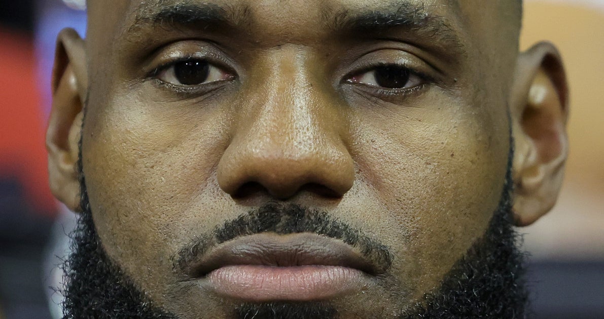 LeBron James Debuts Dramatic New Look But Fans Question If It s