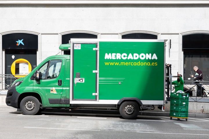 Un camión de reparto de Mercadona.