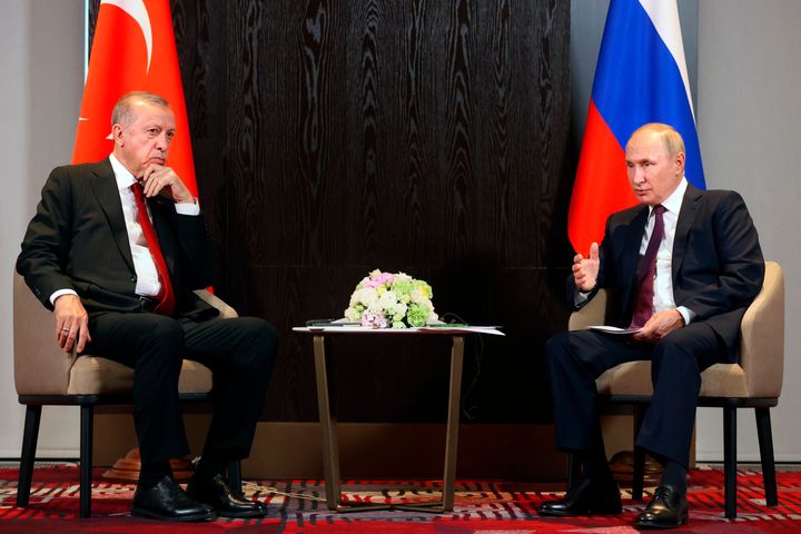   Η κλιμάκωση του Πούτιν και η ραγδαία επιδείνωση των ελληνοτουρκικών σχέσεων.