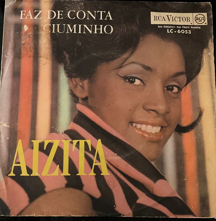 The author purchased this record by the Brazilian singer Aizita on eBay.