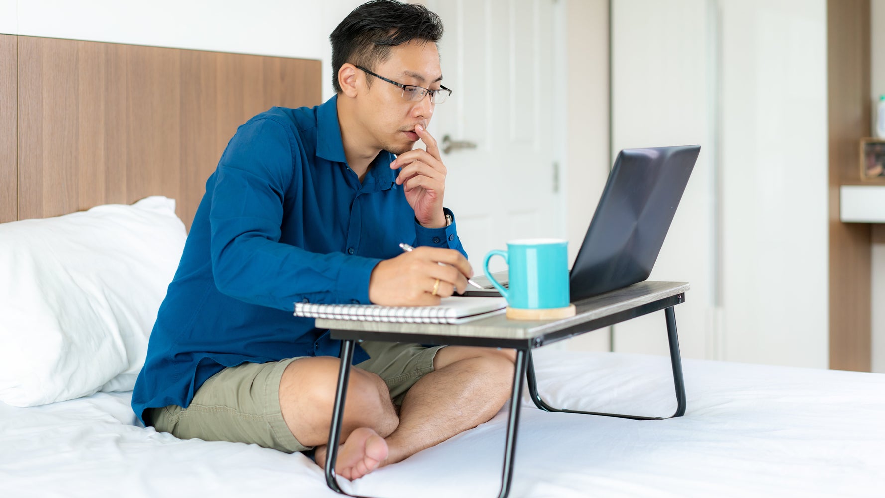 Laptop stand hot sale for bed target