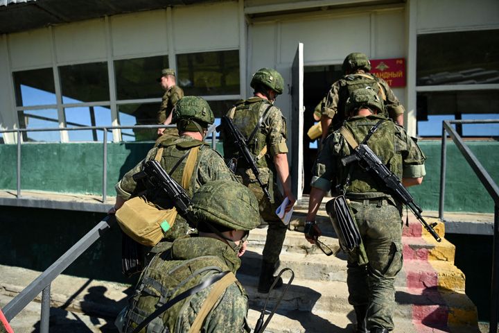 Tropas rusas participan en maniobras de entrenamiento