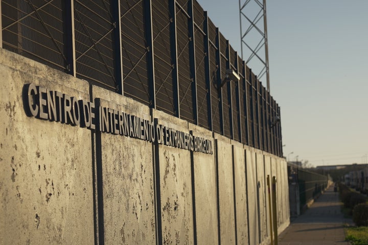 Exterior del CIE de Barcelona.