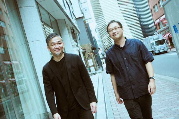 砂田アトムさん（左）と深田晃司さん（右）