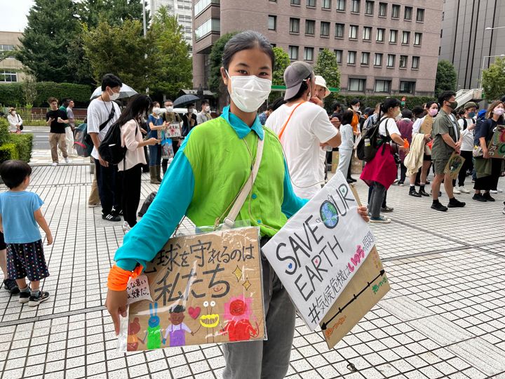 中学1年生の参加者。「気候危機は、今取り組まないと間に合わない。自分の未来のためにも、みんなの未来のためにも、そして後輩の未来のためにも、頑張りたい」と意気込む=2022年9月23日、東京都渋谷区