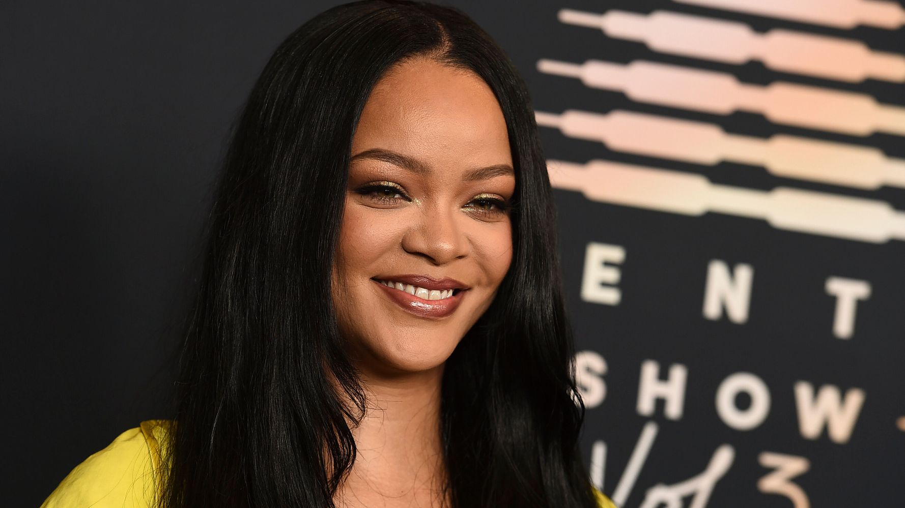 Rihanna's makeup artist teases Super Bowl 2023 halftime beauty look