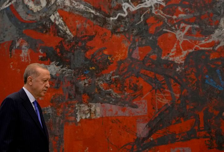 Turkey's President Recep Tayyip Erdogan arrives at talks with his Serbian counterpart Aleksandar Vucic in Belgrade, Serbia, Wednesday, Sept. 7, 2022. Erdogan arrived Tuesday in Serbia, as a part of his Balkan's tour. (AP Photo/Darko Vojinovic)