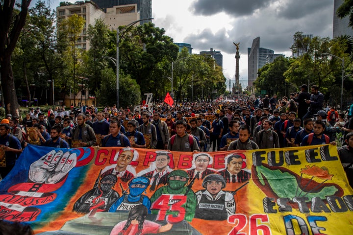Imagen de la manifestación para conmemorar los 8 años del caso Ayotzinapa