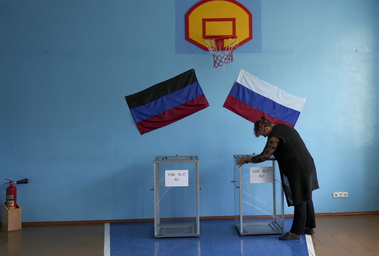 Τελικά άνοιξαν και εκλογικά τμήματα (Ντονέτσκ)