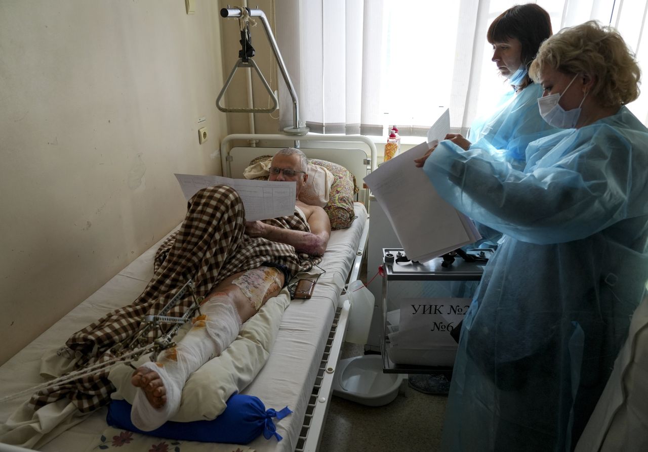 Πάνε την κάλπη και στους ασθενείς στα νοσοκομεία (Ντονέτσκ)