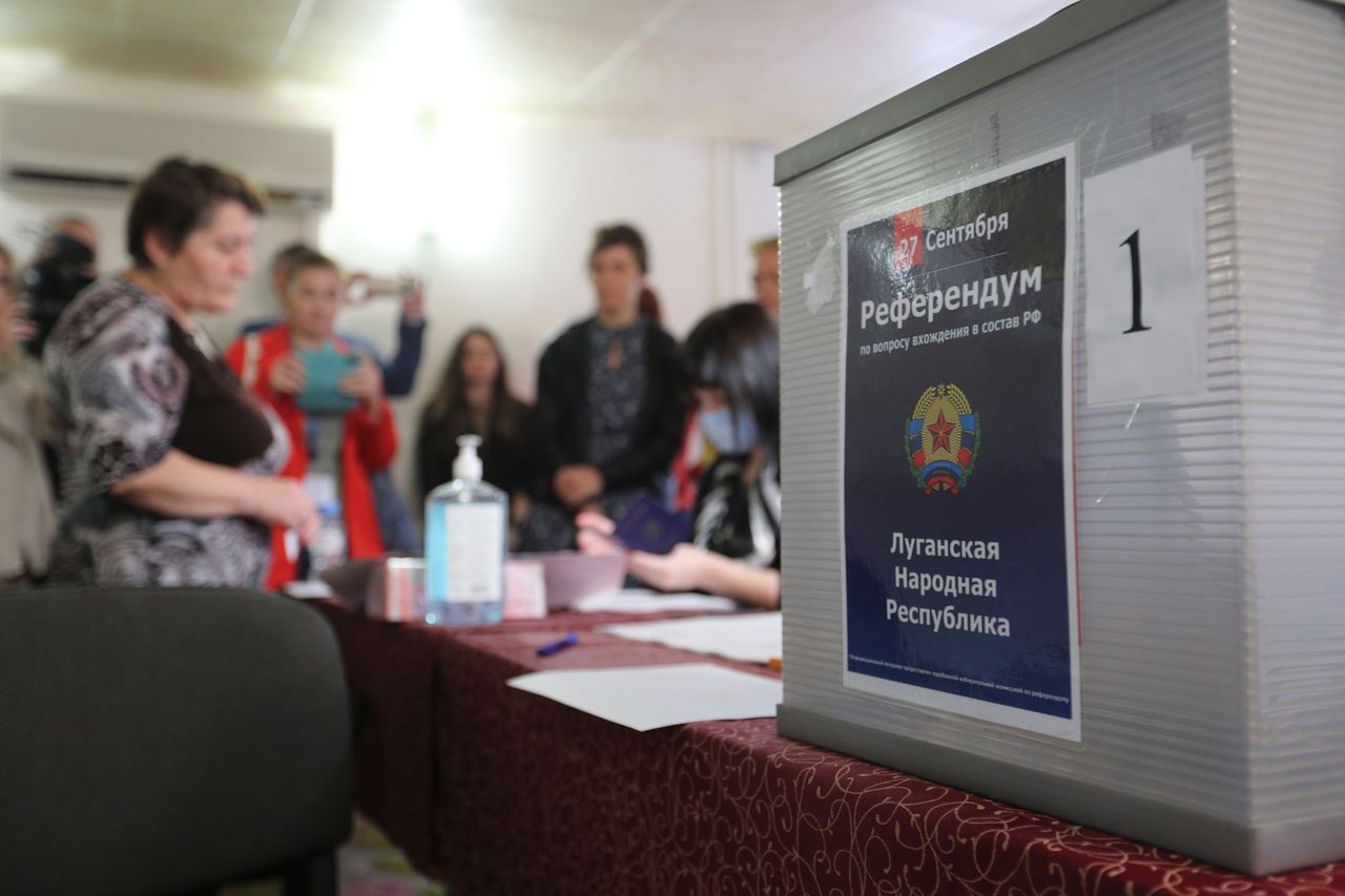 Ουκρανοί πρόσφυγες που βρίσκονται στη Ρωσία ψηφίζουν στο Βόγλκοροντ 