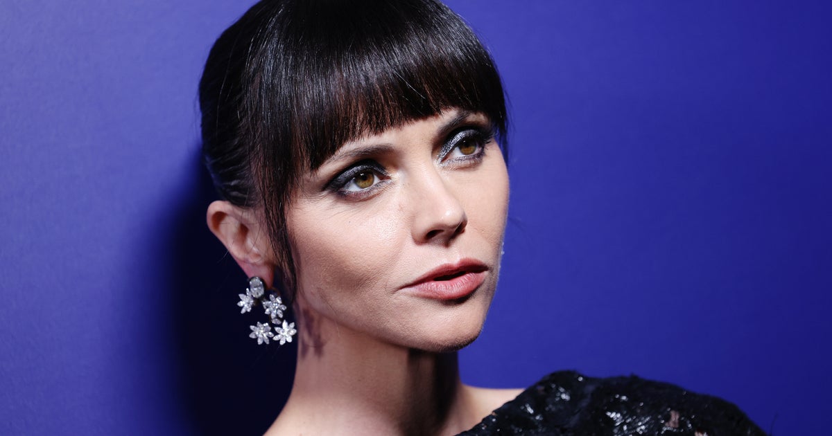 Christina Ricci Co-Sleeps With Her 8-Year-Old – And It's Refreshing To Hear - Vimarsana News