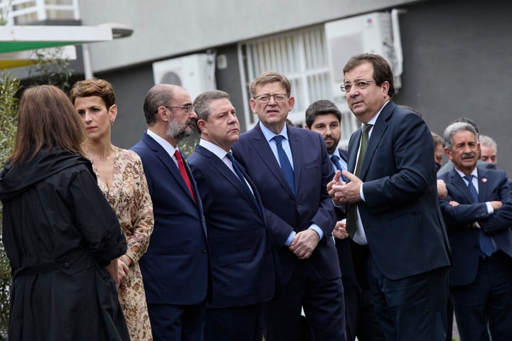 Armengol (de espaldas), Chivite, Lambán, García-Page, Puig y Fernández Vara, en un acto