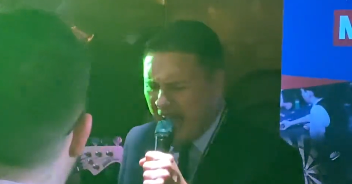 Wes Streeting Makes Keir Starmer His 'Angel' At Karaoke In This Cringey Clip - Vimarsana News