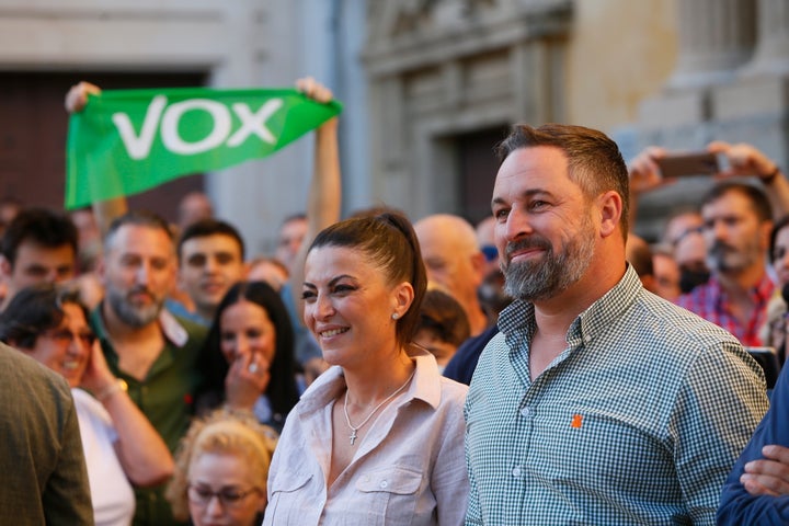 Foto de archivo del presidente de Vox, Santiago Abascal, y la exdirigente de Vox, Macarena Olona.