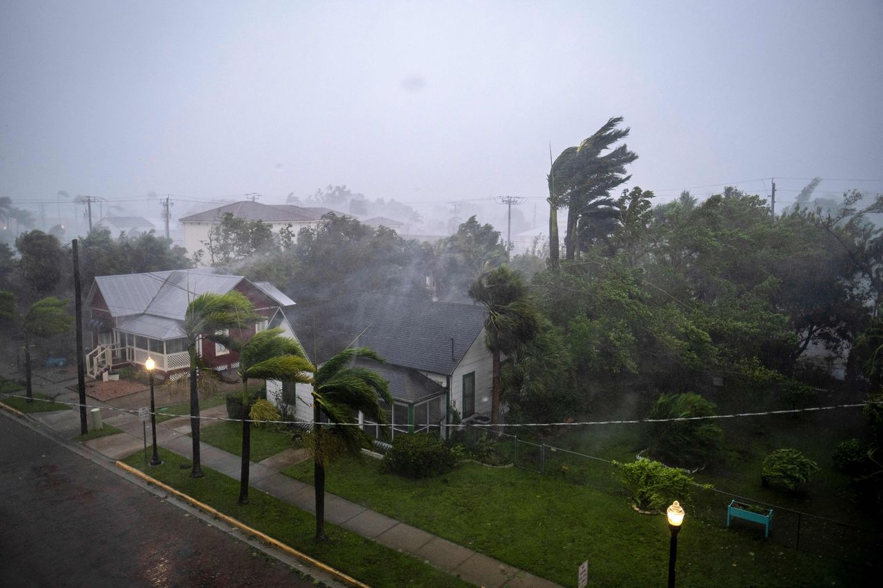 Gusts from Hurricane Ian hit Punta Gorda on Wednesday.