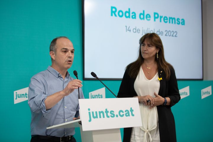 El secretario general de JxCat, Jordi Turull, y la expresidenta del Parlament, Laura Borràs, en una imagen de archivo.