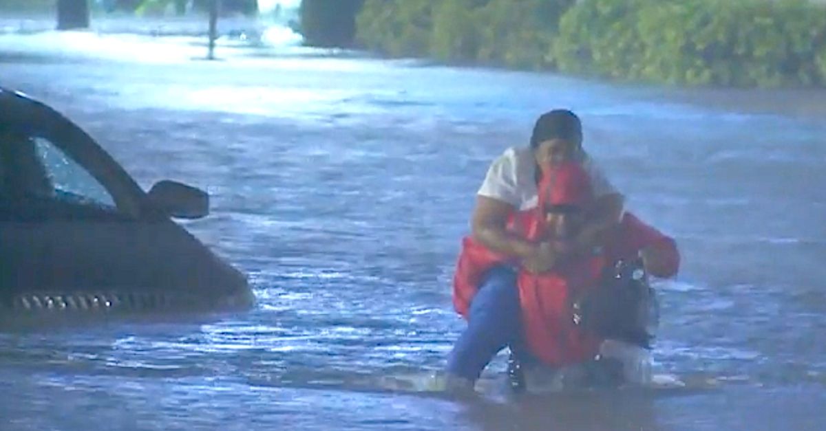 Watch TV Reporter Save Nurse Trapped In Hurricane Ian Floodwaters.jpg