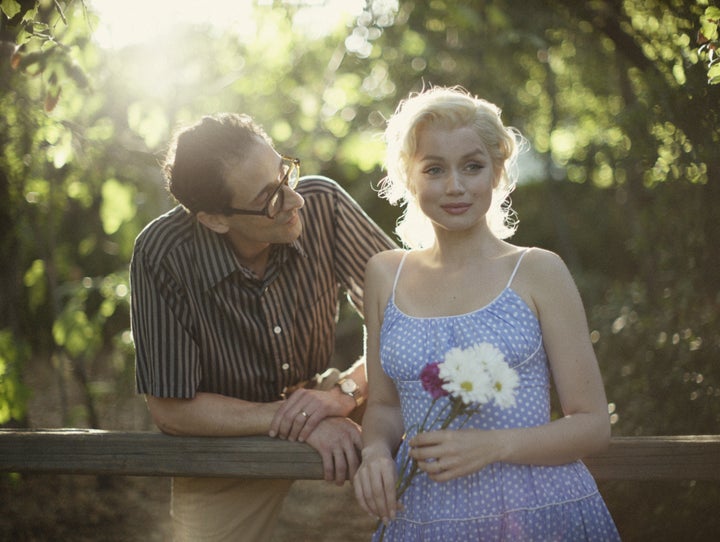 Adrien Brody y Ana de Armas en 'Blonde'.
