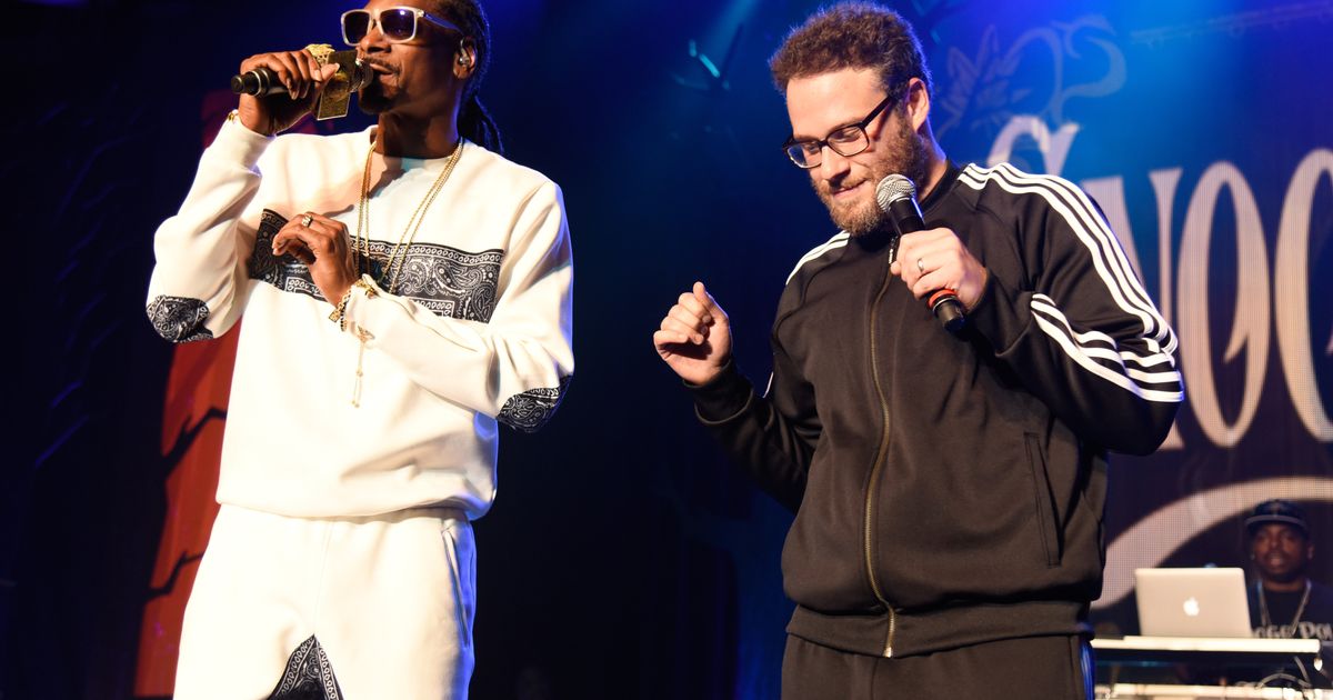 Snoop Dogg Once Sold $10,000 Blunt To Raise Money For Charity, Seth Rogen Reveals.jpg