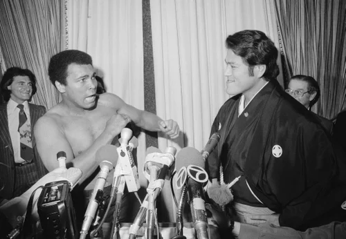 モハメドアリソフビ１９７６年日本製、アントニオ猪木、プロレスボクシング f640x480