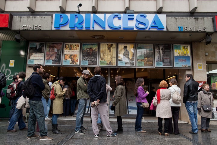 Colas en un cine de Madrid en la celebración de la Fiesta del Cine otro año