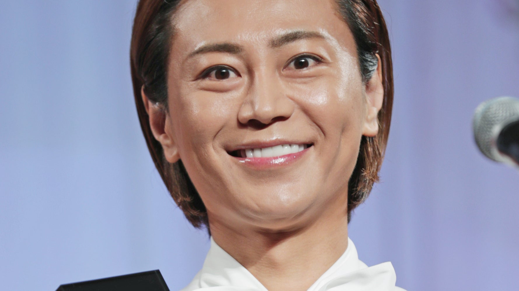 ドレスを着ると強くなれる 氷川きよしさん 自信に満ちた豪華な紫ドレス姿が話題に ハフポスト アートとカルチャー
