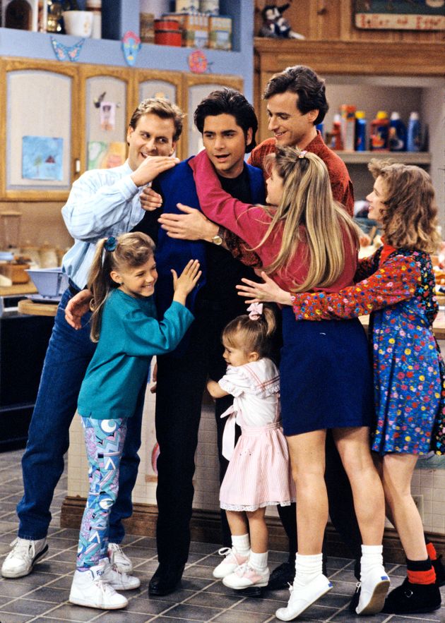 『フルハウス』シーズン4第26話「ジェシー 新たなる出発」で、ジェシーはパパに。家族はそれを祝福する