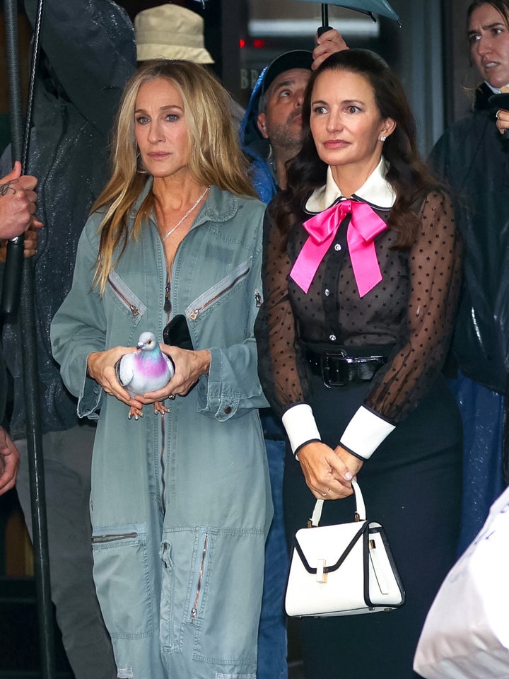 Sarah Jessica Parker wears this mythical bag once again, more than