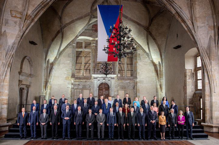Foto de familia de los 44 líderes europeos.