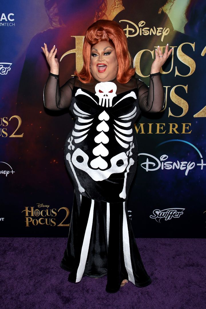“She’s my new drag mom,” Minj said of her "Hocus Pocus 2" co-star Bette Midler. 
