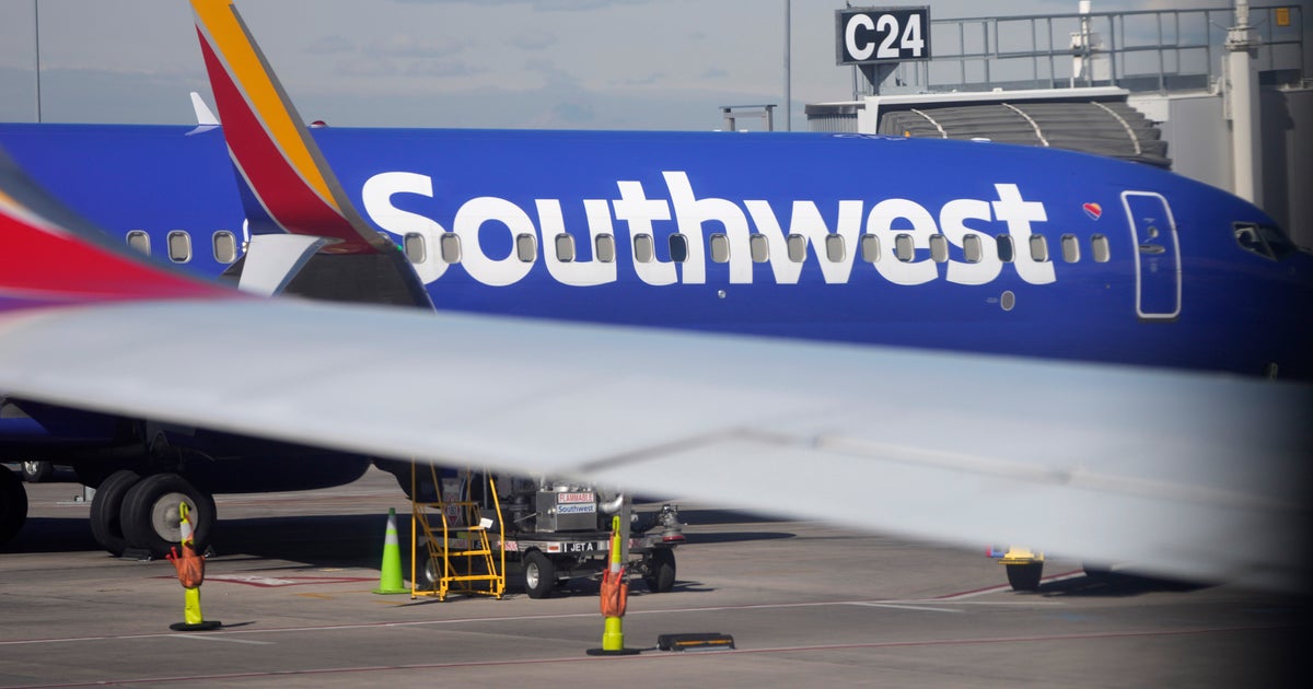 Pilot Sues Southwest After Colleague Exposed Himself, Watched Porn In Cockpit - Vimarsana News