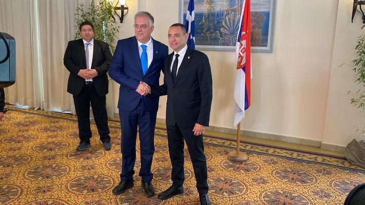 Συνάντηση στην Αλεξανδρούπολη του Τάκη Θεοδωρικάκου με τον Σέρβο Υπουργό Εσωτερικών