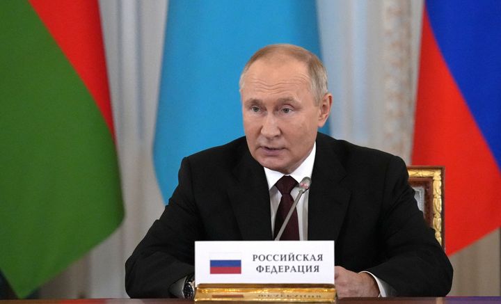 Ο Ρώσος Πρόεδρος Βλαντιμίρ Πούτιν παρευρίσκεται σε μια άτυπη συνάντηση των ηγετών της Κοινοπολιτείας Ανεξάρτητων Κρατών (ΚΑΚ) στην Αγία Πετρούπολη, Ρωσία, 7 Οκτωβρίου 2022.