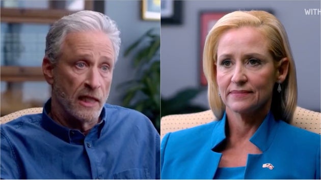 (左から）ジョン・スチュワート氏とレスリー・ラトリッジ州司法長官