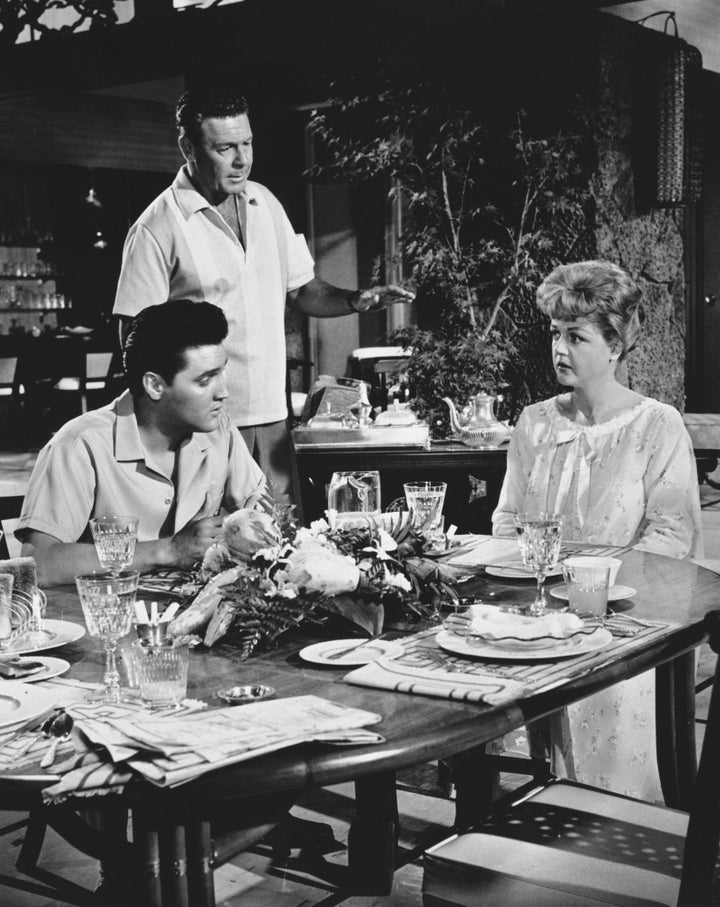 Angela Lansbury, A Broadway Darling Turned TV Favorite, Dies 3 Angela Lansbury played Elvis Presley's mother in the 1961 film, Blue Hawaii, despite her being only 10 years older than him. She also played manipulative mothers in “All Falls Down” and “The Manchurian Candidate” in 1962.