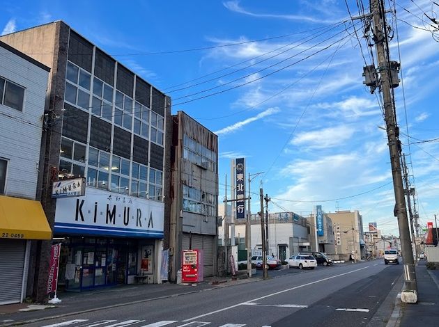 木村書店は、青森県八戸市の中心街から少し離れた場所にあり、車通りも多くはない。