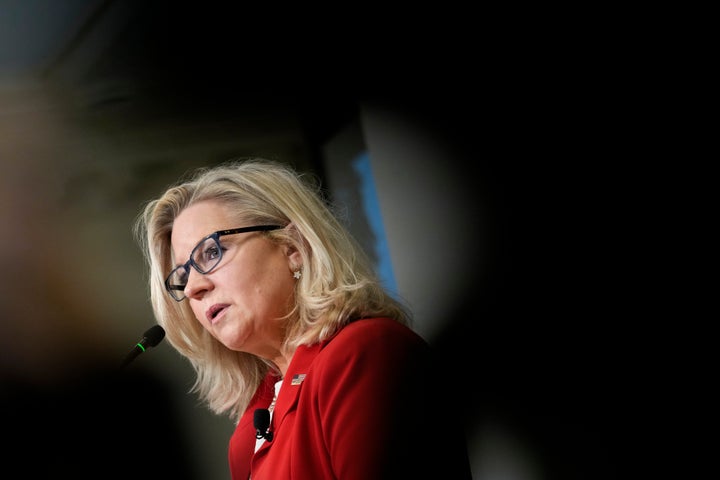 WASHINGTON, DC – 19 SEPTEMBRE: La représentante américaine Liz Cheney (R-WY), vice-présidente du comité restreint chargé d'enquêter sur l'attaque du 6 janvier contre le Capitole américain, prend la parole lors d'une conférence du jour de la Constitution à l'American Enterprise Institute le 19 septembre 2022 à Washington, DC.  Cheney a abordé divers sujets, notamment la menace que l'ancien président Donald Trump fait peser sur le Parti républicain et la démocratie américaine.  (Photo de Drew Angerer/Getty Images)