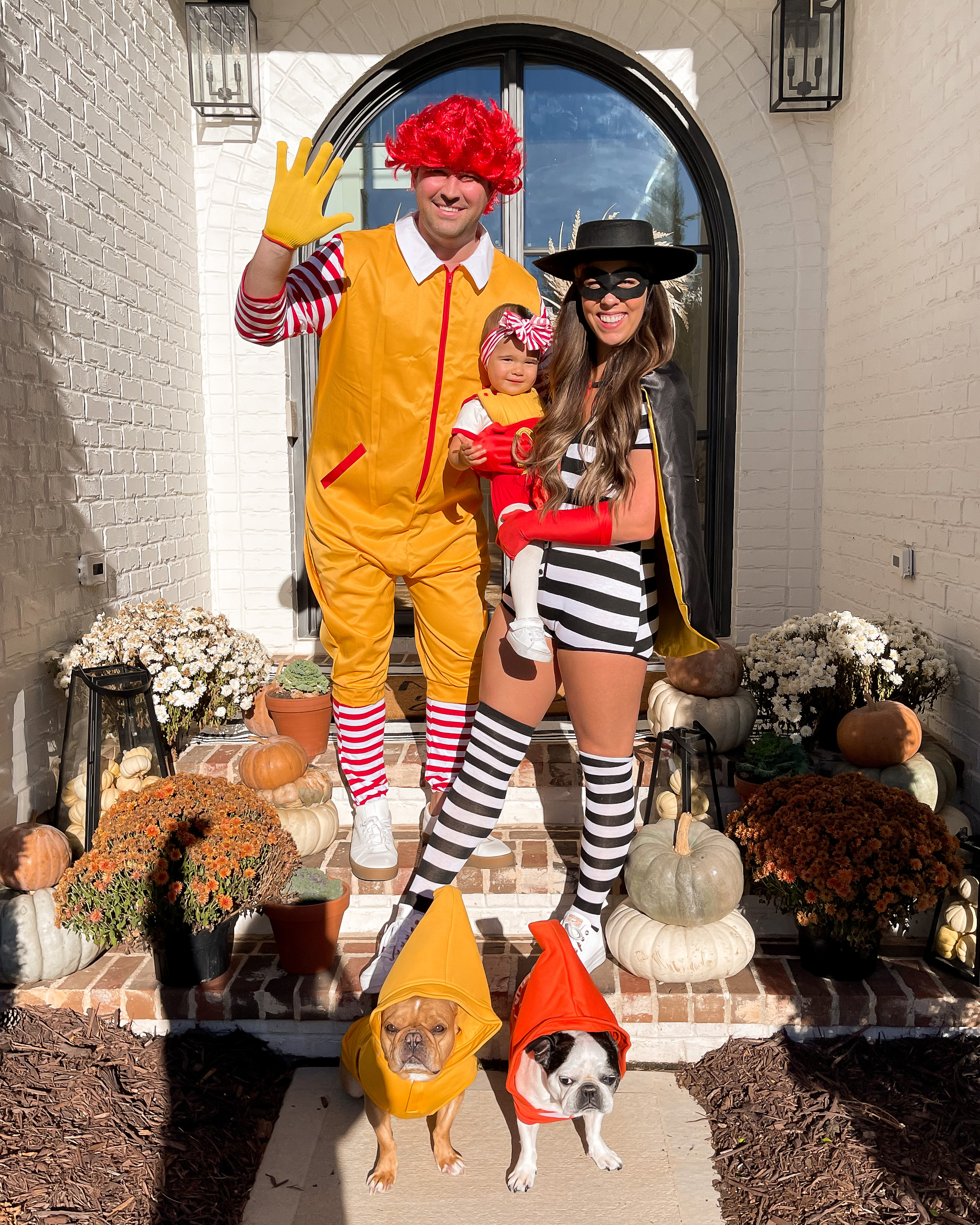 21 Couple And Baby Halloween Costumes That Are So Stinkin' Cute