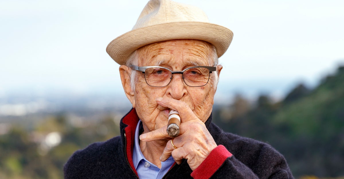 Norman Lear Slams Trump's 'Appalling Words' About Jews, Recalls Why He Enlisted In WWII - Vimarsana News