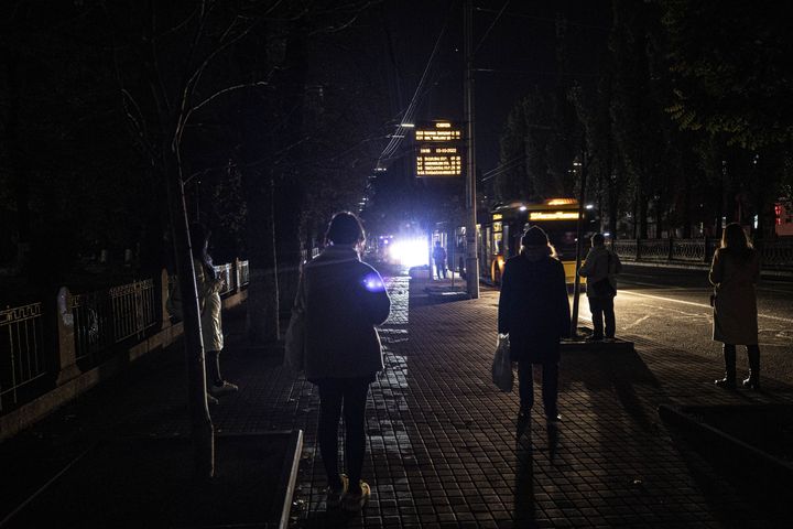 Σκοτεινό το Κίεβο λόγω διακοπών στην ηλεκτροδότηση 