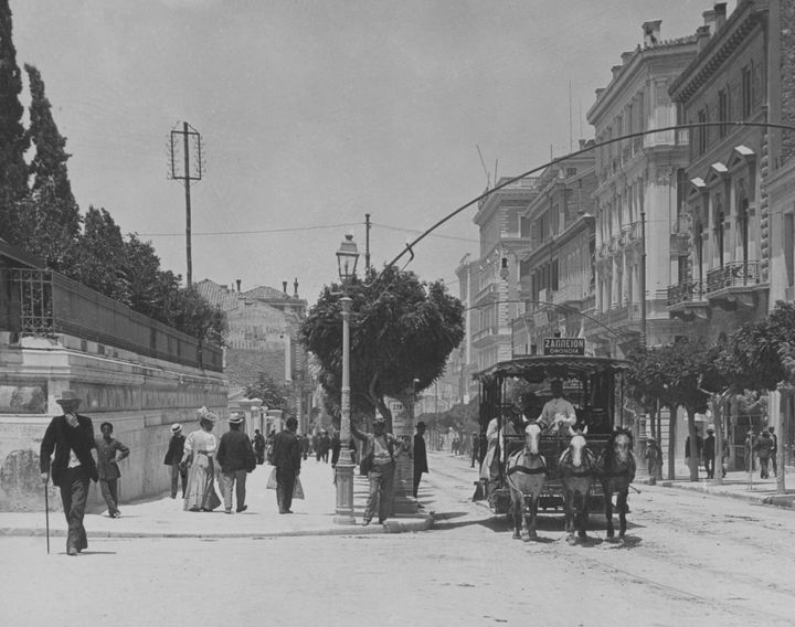 Η νεοκλασική οδός Σταδίου την τελευταία δεκαετία του 19ου αιώνα. Ευγενική παραχώρηση Συλλογή Νίκου Πολίτη