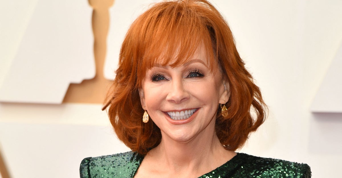 Reba McEntire Shares What She Learned After A Plane Crash Killed 8 ...