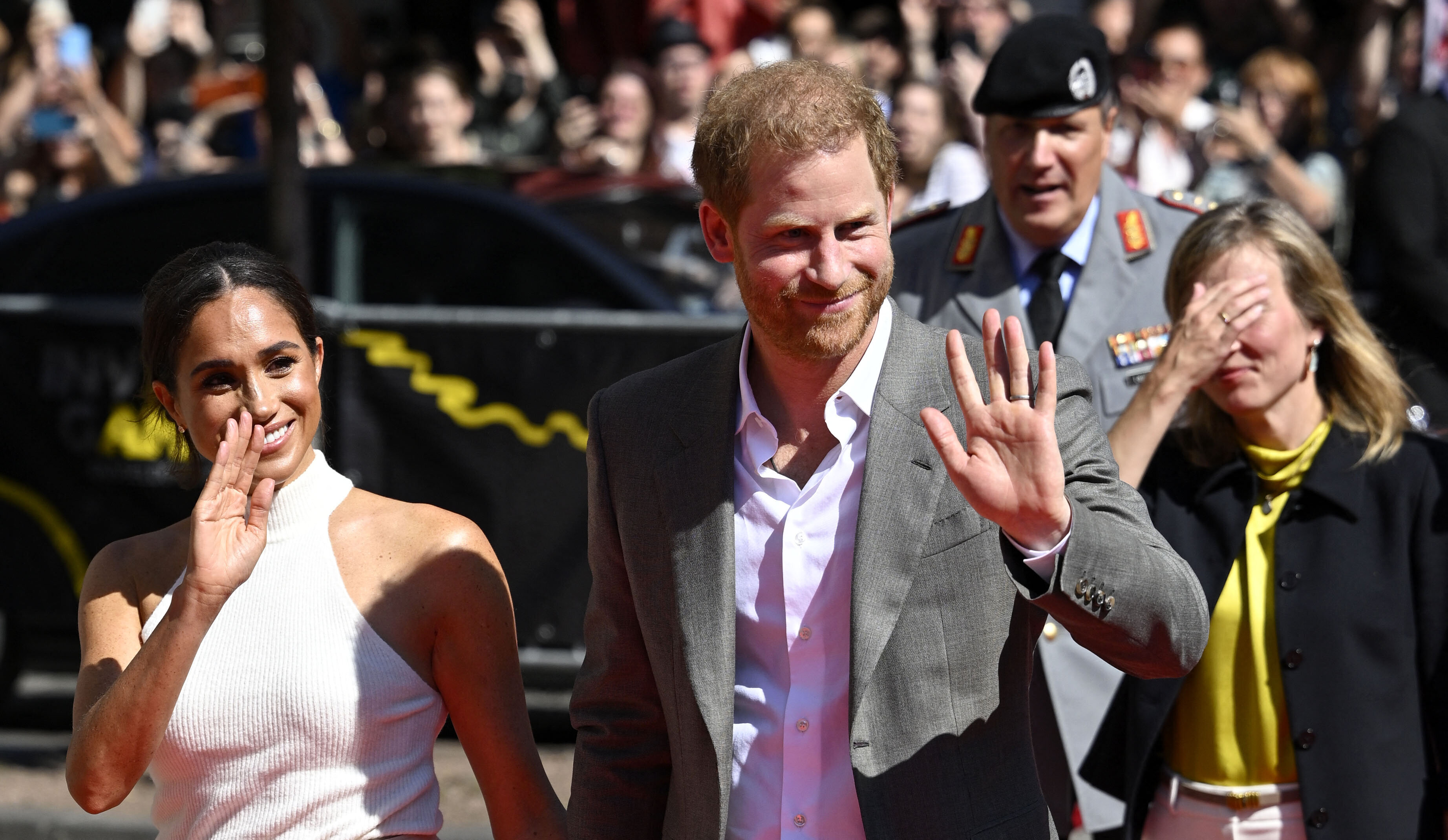 Netflix Delaying Meghan Markle, Prince Harry Docuseries Amid 'Crown ...