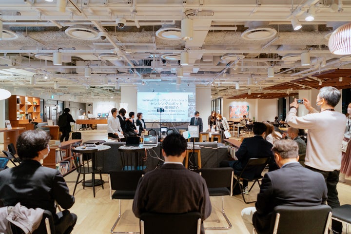 JEISが WeWork で実施した「temi」に関するイベントの様子