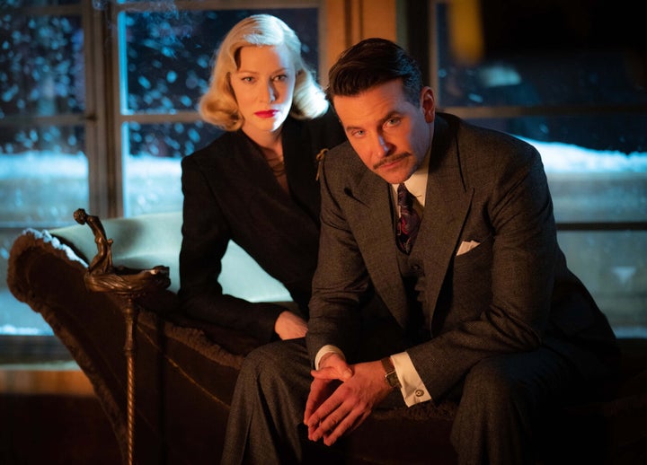 Cate Blanchett and Bradley Cooper in Nightmare Alley