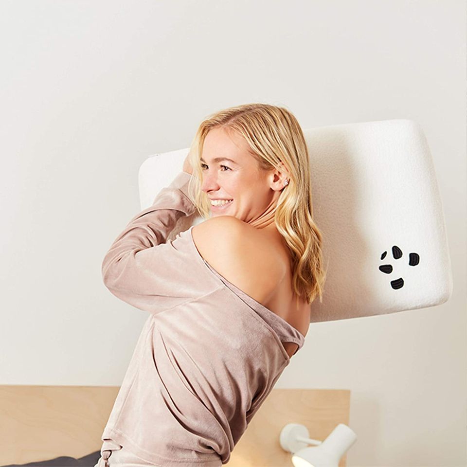 12 Highest Rated Pillows For Side Sleepers That Will Help You Catch All