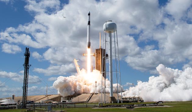 若田さんらが乗船したスペースXのクルードラゴン宇宙船