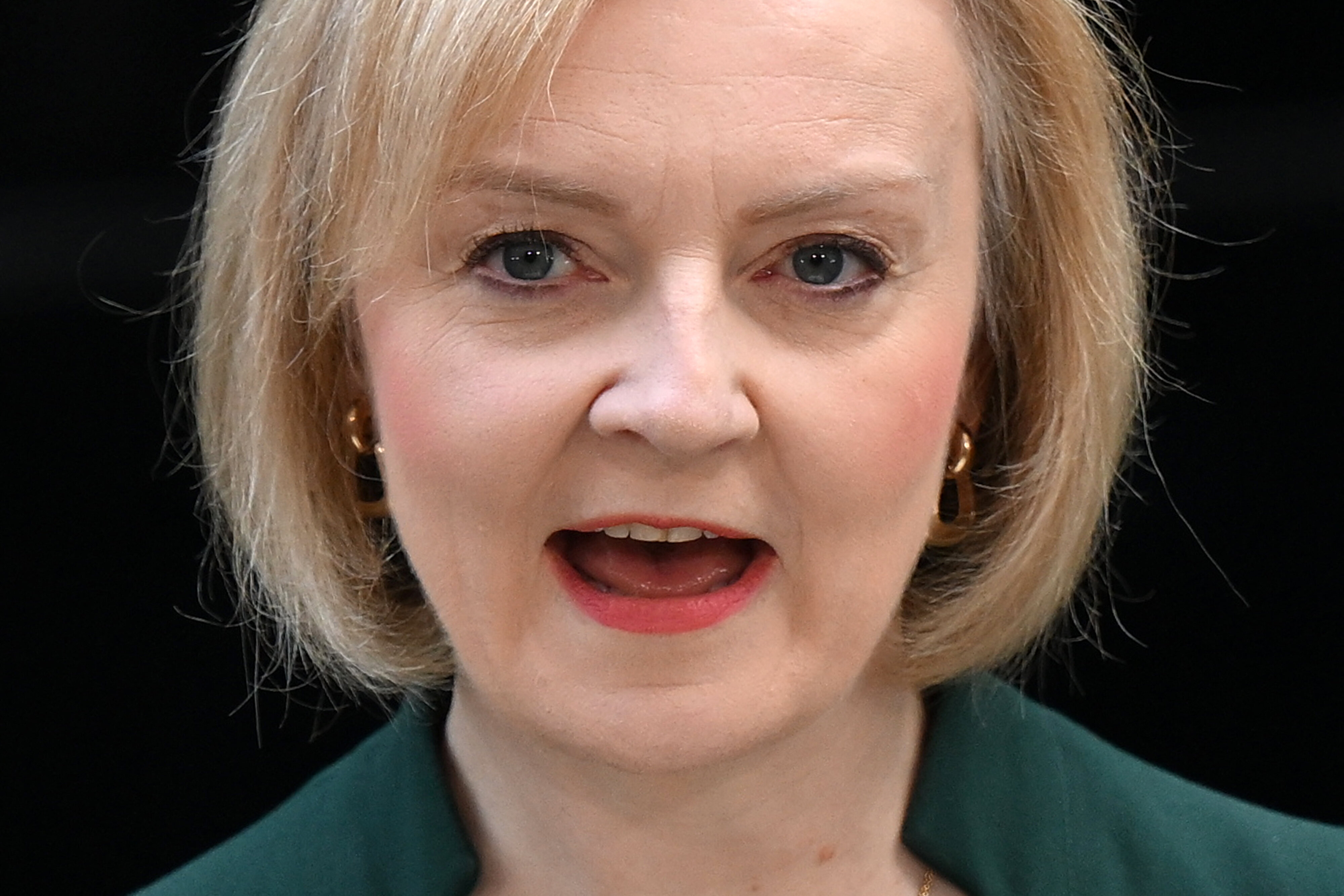 British Lawmakers Demand Probe Of Report Russian Spies Hacked Liz Truss ...